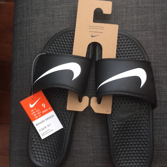 nike benassi swoosh slides